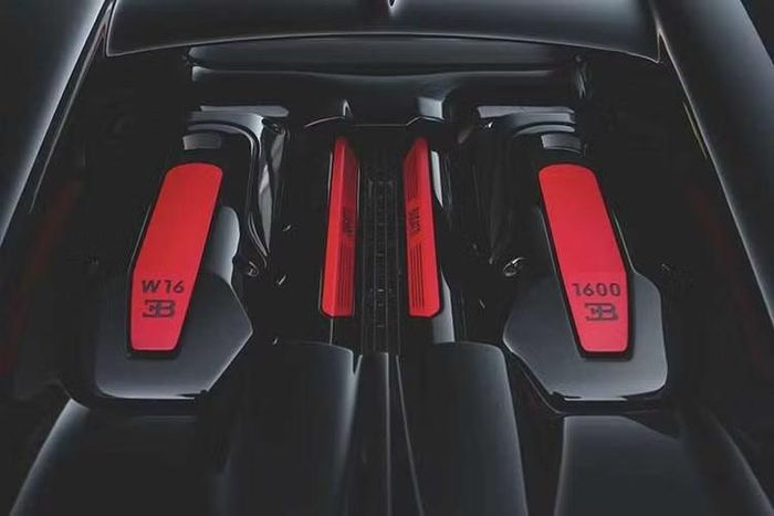 Xe có thời gian tăng tốc từ 0-96 km/h dưới 2 giây và tốc độ tối đa khoảng 454 km/h, biến Mistral trở thành mẫu xe mui trần nhanh nhất từng được sản xuất.