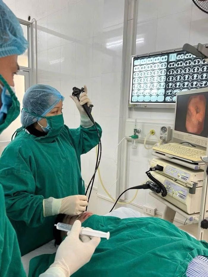 Nội soi phế quản cho bệnh nhân - Ảnh BVCC