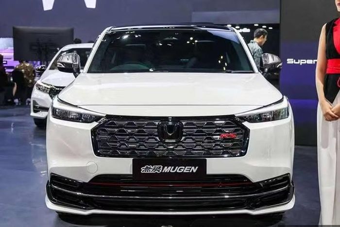 Tuy nhiên, mức giá cho các nâng cấp cho phần nội, ngoại thất trên Honda HR-V Mugen 2026 không hề thấp cũng là một trở ngại. Dự đoán, mẫu "xe chơi" này sẽ ít được nhiều người dùng phổ thông ưa chuộng hơn so với phiên bản thường.