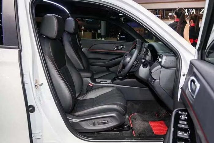 Dù mang thương hiệu Mugen và có diện mạo thể thao hơn, tuy nhiên Honda HR-V Mugen 2026 mới ra mắt thị trường Indonesia không được nâng cấp sức mạnh động cơ.