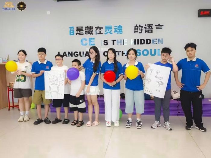 Giao lưu cùng sinh viên Trung Quốc mở rộng không gian thực hành ngoại ngữ, đồng thời giúp sinh viên phát triển năng lực giao tiếp liên văn hóa.