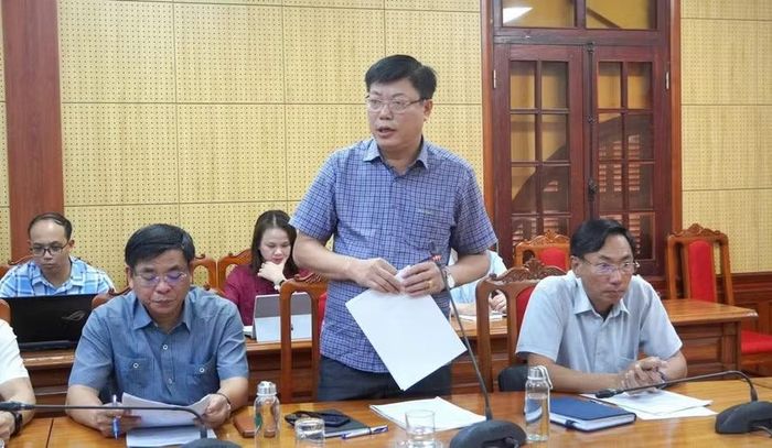 Đại diện Sở Văn hoá, Thể thao và Du lịch trao đổi tại hội nghị.