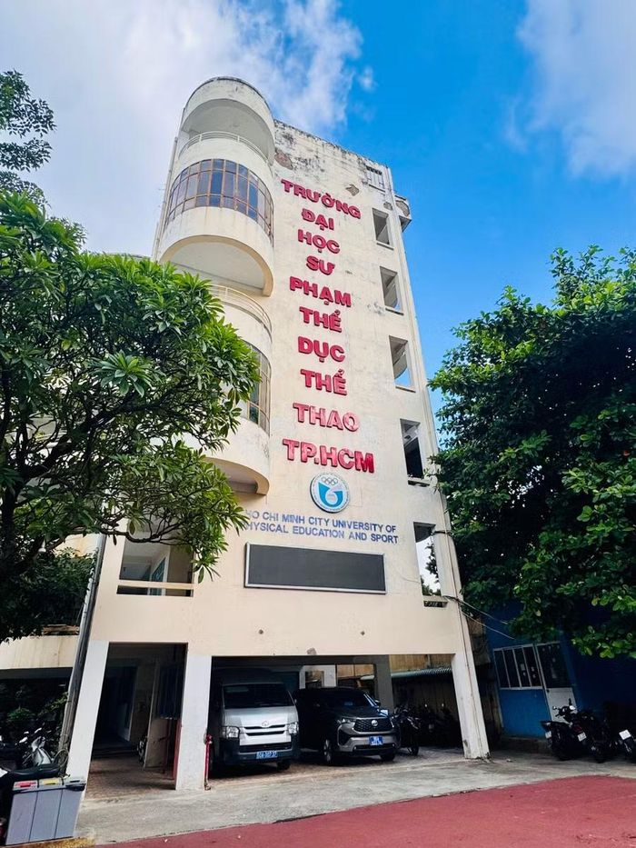 Trường Đại học Sư phạm Thể dục Thể thao TPHCM cơ sở phường Chợ Lớn. Ảnh: Thùy Linh.