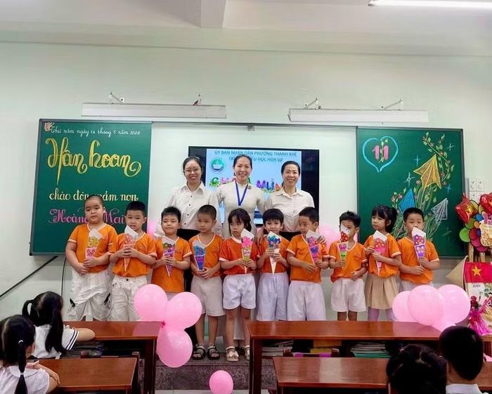 Chương trình Lớp học cầu nối cho học sinh mầm non làm quen với lớp Một tại Trường Tiểu học Hoa Lư (phường Thanh Khê, TP Đà Nẵng).
