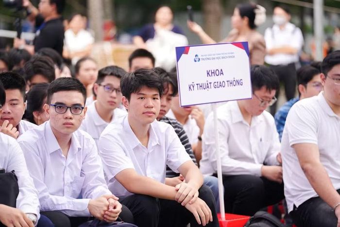 Trường ĐH Bách khoa TPHCM công bố điểm chuẩn, cao nhất ở ngành Kỹ thuật Bán dẫn