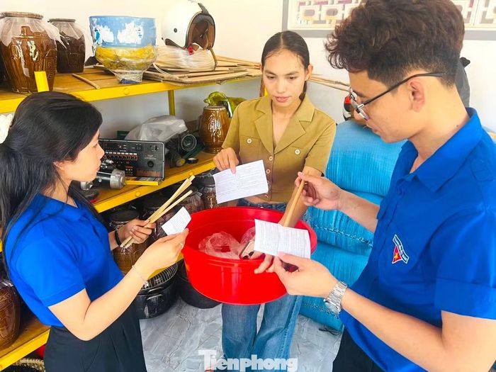 Chị H'Yip chia sẻ về mô hình khởi nghiệp của bản thân.