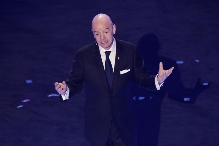 Chủ tịch FIFA Gianni Infantino đối diện với khủng hoảng lớn.