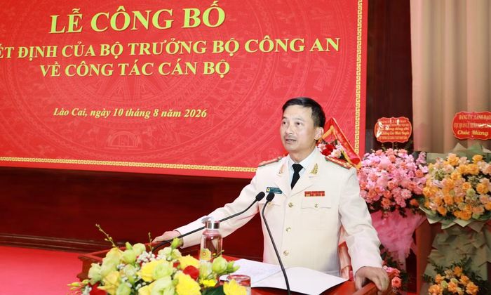 Đại tá Trịnh Khắc Cường, tân Giám đốc Công an tỉnh Lào Cai phát biểu nhận nhiệm vụ.