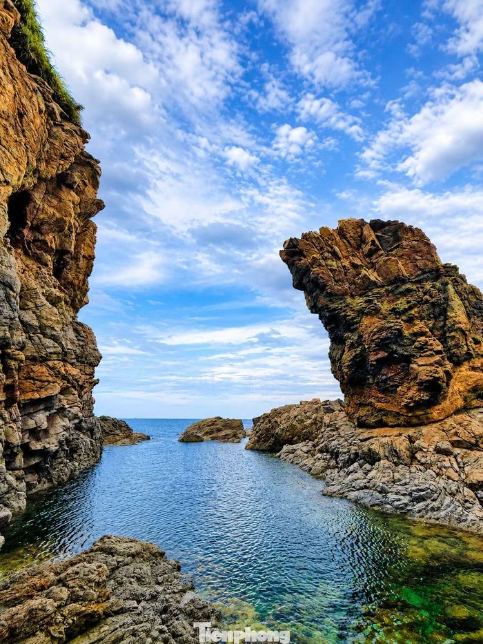 Cảnh quan ở Mũi Nghê khiến nhiều người mê mẩn đến trekking.