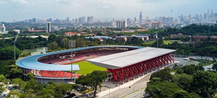 Sân Kuala Lumpur, sức chứa 12.000 chỗ ngồi.
