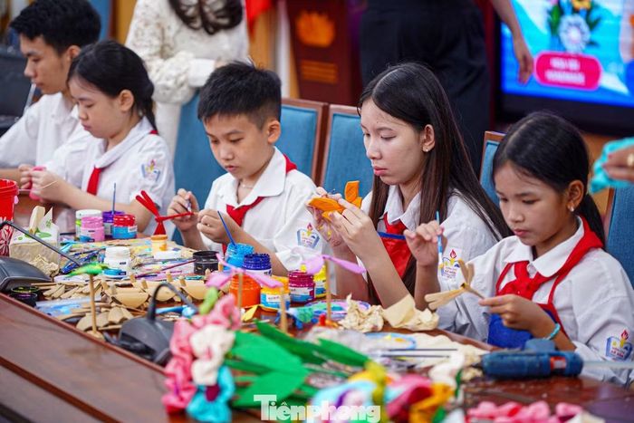 Toàn bộ kinh phí sau khi bán các sản phẩm được gửi vào Quỹ hướng nghiệp Đức Trí của trường PTCS Xã Đàn. Đây là quỹ để tổ chức các hoạt động dạy nghề, hướng nghiệp, đào tạo việc làm cho các em học sinh tại trường.