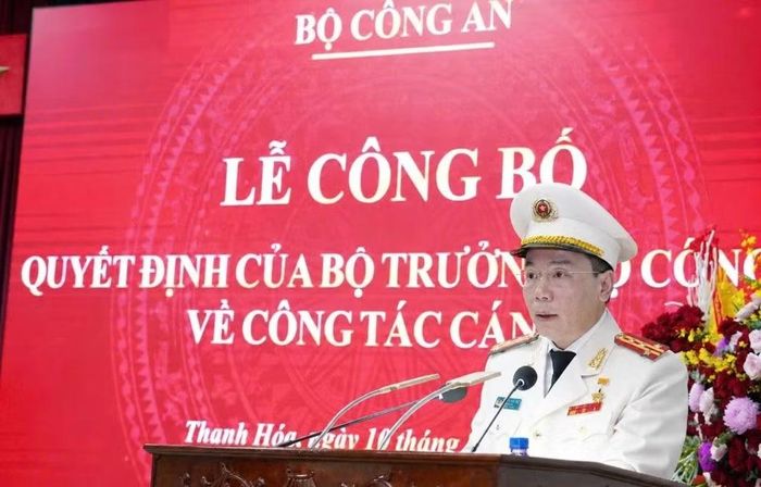 Đại tá Hoàng Quốc Việt - Giám đốc Công an tỉnh Thanh Hóa - phát biểu nhận nhiệm vụ.