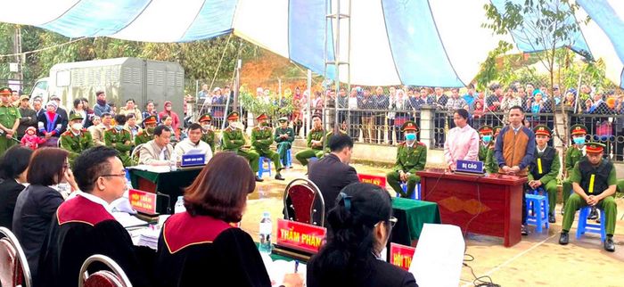 TAND tỉnh Lai Châu xét xử lưu động vụ án. Ảnh: Thu Trang