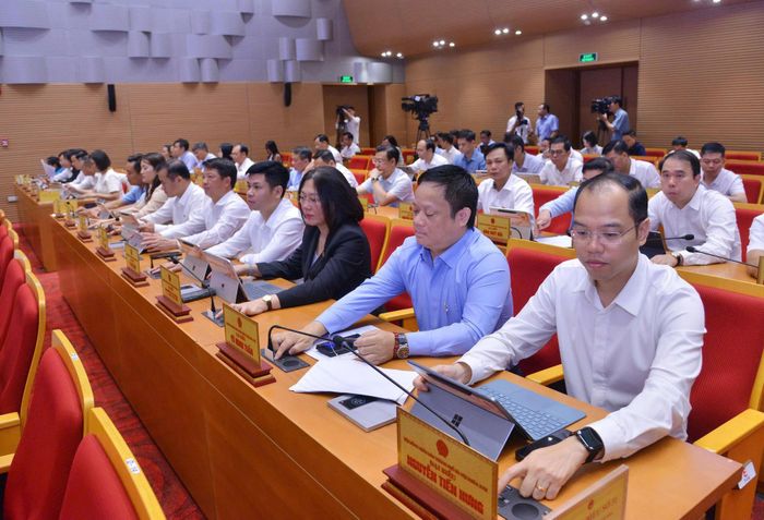 100% đại biểu HĐND TP có mặt biểu quyết tán thành thông qua nghị quyết về thành lập, tổ chức lại một số cơ quan chuyên môn thuộc UBND TP