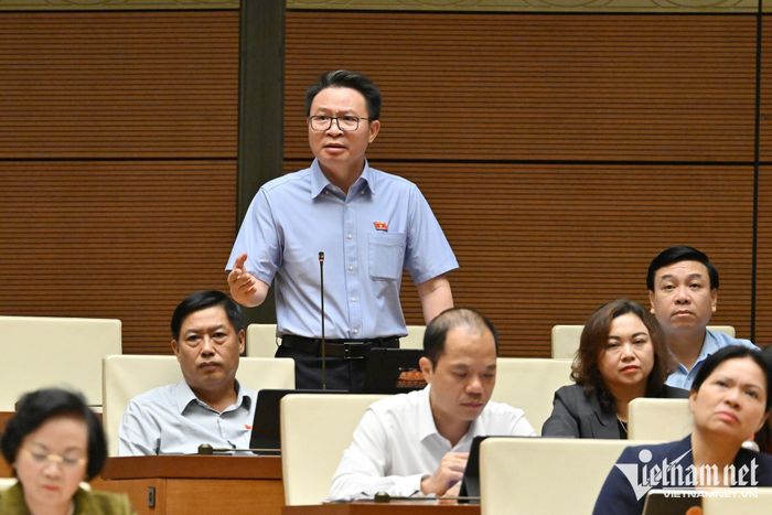 Đại biểu Nguyễn Minh Tuấn
