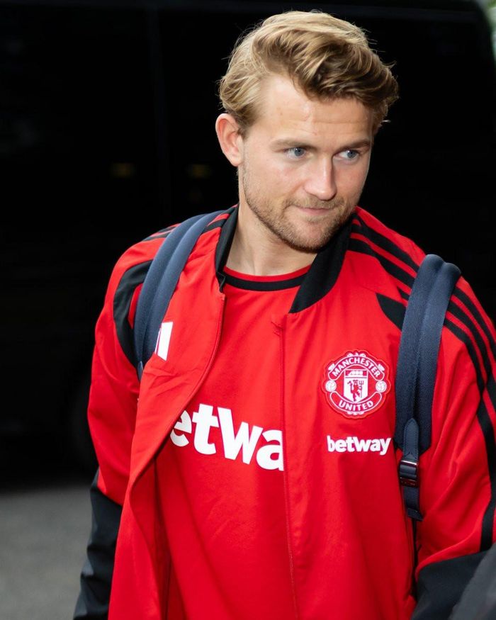 De Ligt cũng tham gia cùng đội. Ảnh: MUFC