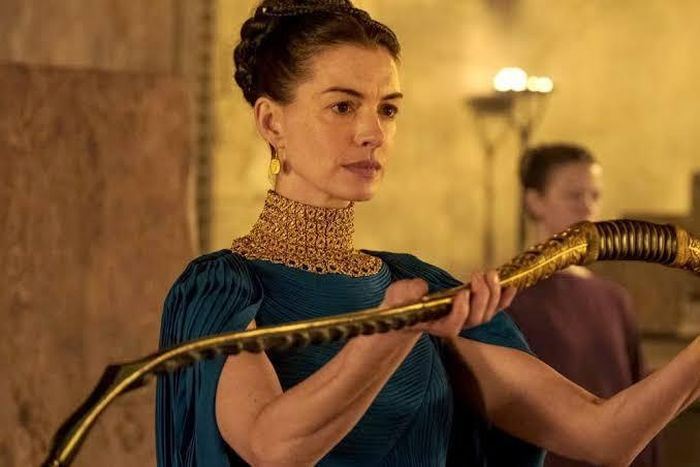 Tạo hình của Anne Hathaway trong 3 phim ra rạp liên tiếp gồm: 'Ngày tàn của phố Oak', 'Yêu nữ thích hàng hiệu 2' và 'The Odyssey'. 