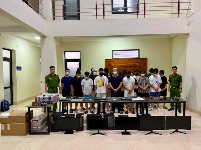 21 đối tượng bị khởi tố. Ảnh: Công an Phú Thọ