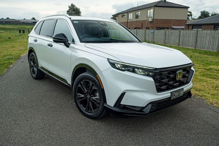 Việc bổ sung hệ dẫn động AWD còn giúp hạn chế tình trạng trượt bánh có thể xảy ra trên các bản CR-V dẫn động cầu trước.