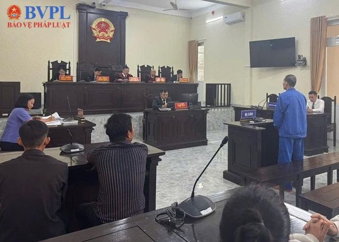 Một phiên tòa xét xử vụ án giết người và sử dụng trái phép vũ khí quân dụng ở Lâm Đồng. (ảnh minh họa).