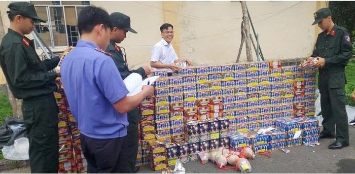  Kiểm sát viên kiểm sát việc kiểm kê, đối chiếu và tiêu hủy vật chứng.