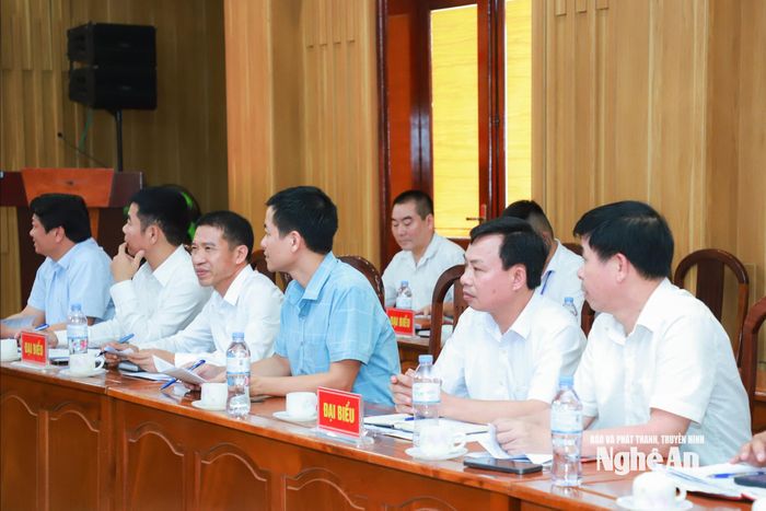 Lãnh đạo các địa phương dự cuộc làm việc. Ảnh: Thành Duy