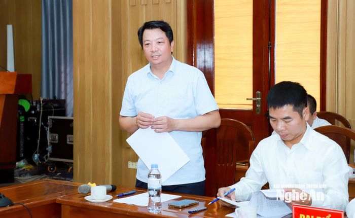 Đồng chí Chu Anh Tuấn - Bí thư Đảng ủy, Chủ tịch HĐND phường Thái Hòa báo cáo tại cuộc làm việc. Ảnh: Thành Duy