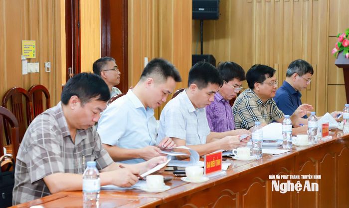 Các đại biểu tham gia cuộc làm việc. Ảnh: Thành Duy