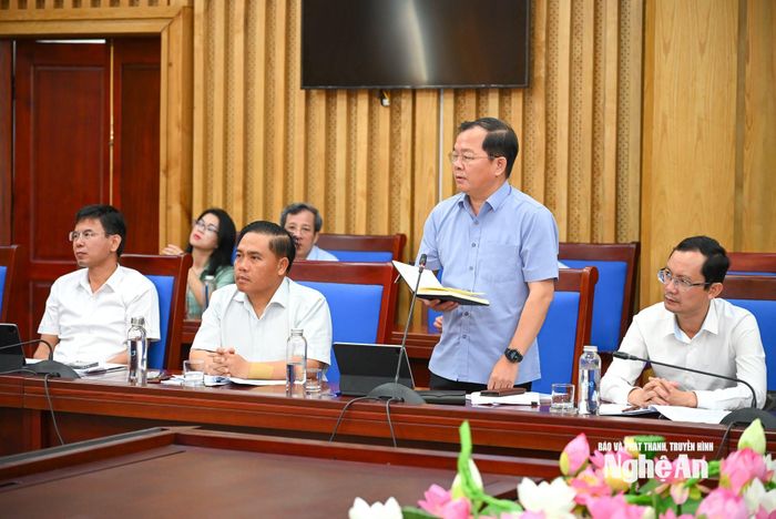 Đồng chí Nguyễn Đức An - Phó Giám đốc Sở Xây dựng phát biểu tại buổi làm việc. Ảnh: Thành Cường
