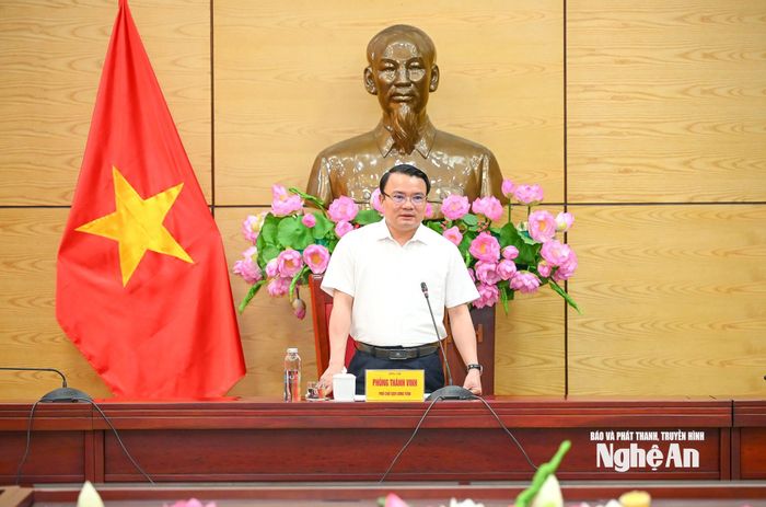 Phó Chủ tịch UBND tỉnh Phùng Thành Vinh phát biểu kết luận cuộc làm việc. Ảnh: Thành Cường