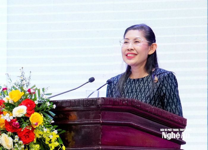 Đại sứ đặc mệnh toàn quyền Vương quốc Thái Lan Urawadee Sriphiromaya phát biểu tại lễ kỷ niệm. Ảnh: Phạm Bằng