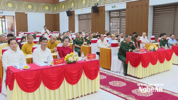 Các đại biểu tham dự buổi lễ. Ảnh: Thanh Nhàn