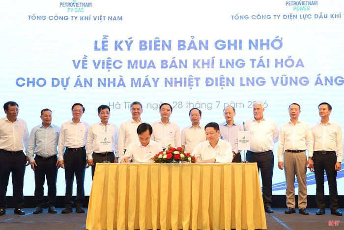 Lãnh đạo tỉnh Hà Tĩnh, Petrovietnam chứng kiến Tổng Công ty Khí Việt Nam (PV GAS) và Tổng Công ty Điện lực Dầu khí Việt Nam (PV Power) ký kết biên bản ghi nhớ về việc mua bán khí LNG tái hóa cho Dự án Nhà máy Nhiệt điện LNG Vũng Áng III (ngày 28/7/2026).