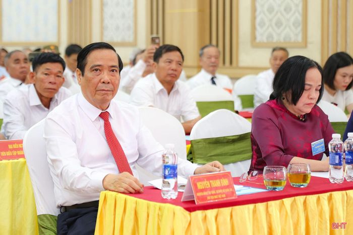 Đại biểu tham dự đại hội.