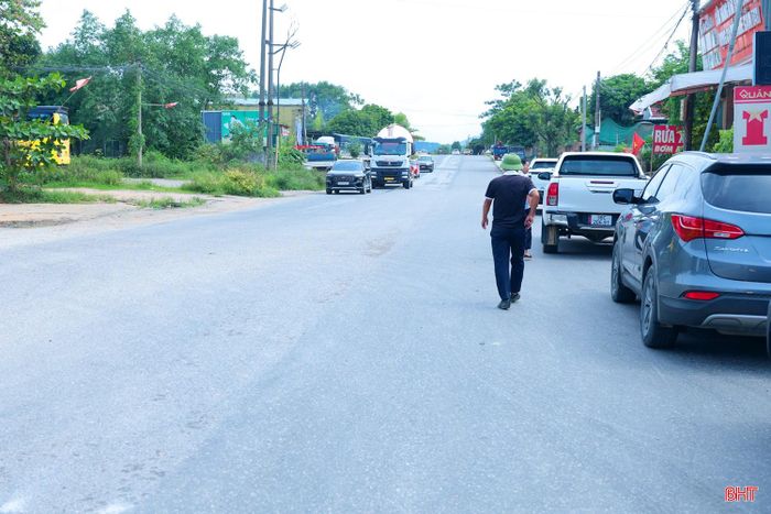Tiểu dự án Cải thiện cơ sở hạ tầng đô thị Hương Khê có 5 gói thầu xây lắp, đến nay, theo báo cáo của chủ đầu tư, tiến độ thi công tổng thể đạt khoảng 70%.