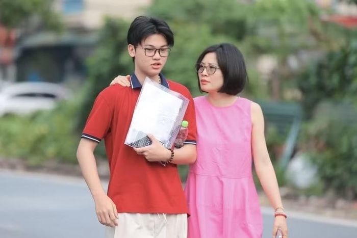 Thí sinh dự thi môn thi cuối của kỳ thi. (Ảnh: Minh Quyết/TTXVN)