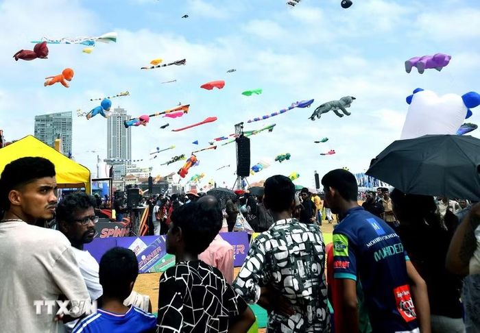 Những cánh diều rực rỡ tại Lễ hội Diều quốc tế Colombo, Sri Lanka. (Ảnh: THX/TTXVN phát)