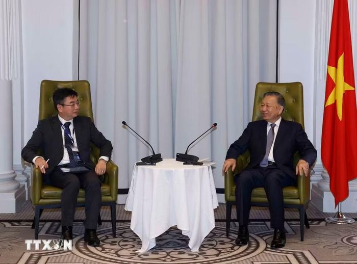 Tổng Bí thư, Chủ tịch nước Tô Lâm tiếp một số trí thức, nhà khoa học tiêu biểu thuộc Hội trí thức, chuyên gia người Việt tại Australia (VASEA). (Ảnh: Thống Nhất/TTXVN)