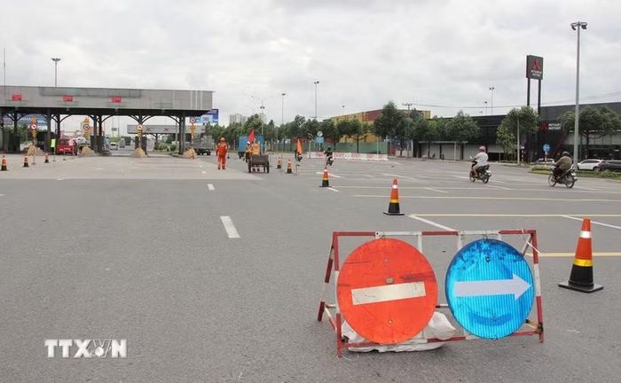 Phân luồng phục vụ tháo dỡ trạm thu phí cầu Đồng Nai từ chiều 10/8/2026. (Ảnh: Công Phong/TTXVN)