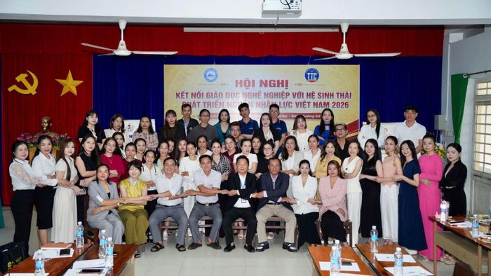 Các cơ sở giáo dục nghề nghiệp phối hợp cùng doanh nghiệp trong đào tạo, thực hành, thực tập và tuyển dụng.