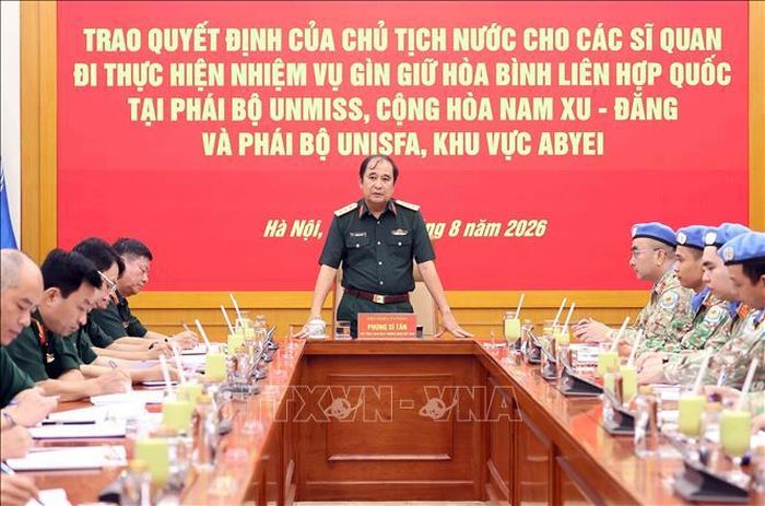 Thượng tướng Phùng Sĩ Tấn, Phó Tổng Tham mưu trưởng QĐND Việt Nam phát biểu chỉ đạo. Ảnh: An Đăng/TTXVN