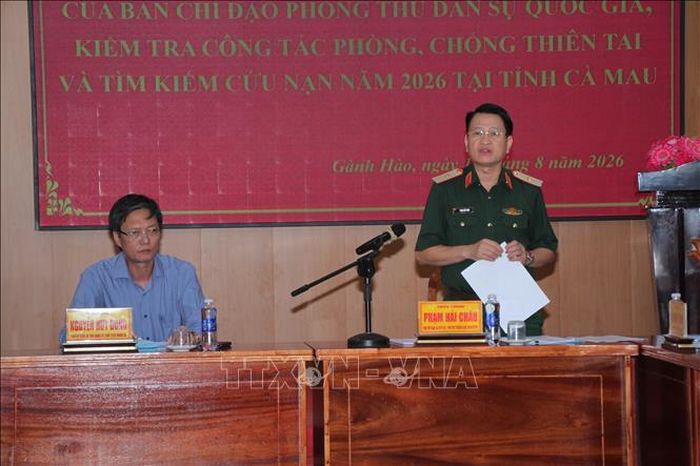 Thiếu tướng Phạm Hải Châu, Phó Chánh Văn phòng Ban Chỉ đạo Phòng thủ dân sự quốc gia - Phó Cục Trưởng Cục Cứu hộ - Cứu nạn (Bộ Tổng Tham mưu) phát biểu tại cuộc họp.