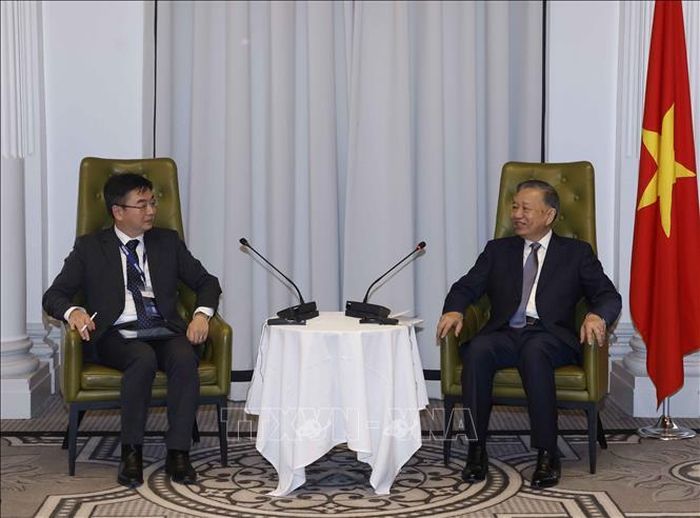 Tổng Bí thư, Chủ tịch nước Tô Lâm tiếp một số trí thức, nhà khoa học tiêu biểu thuộc Hội trí thức, chuyên gia người Việt tại Australia VASEA. Ảnh: Thống Nhất/TTXVN