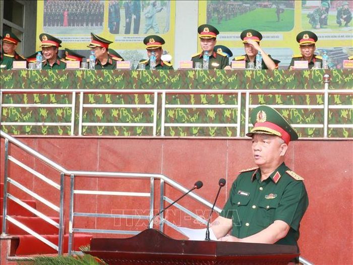 Thượng tướng Nguyễn Quang Ngọc, Thứ trưởng Bộ Quốc phòng phát biểu khai mạc hội thao. Ảnh: Trọng Đức/TTXVN