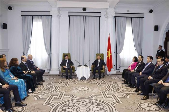 Tổng Bí thư, Chủ tịch nước Tô Lâm tiếp một số trí thức, nhà khoa học tiêu biểu thuộc Hội trí thức, chuyên gia người Việt tại Australia (VASEA). Ảnh: Thống Nhất/TTXVN