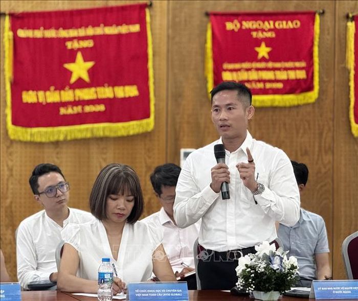 Ông Nguyễn Phúc Bình, Chủ tịch Mạng lưới Đổi mới sáng tạo Việt Nam tại Australia (MIC - AU) phát biểu tại Hội thảo.