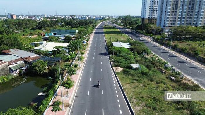 Dự án có 2 thành phần: gồm xây mới đoạn đường song hành dài 4,36km và mở rộng đoạn quốc lộ 50 hiện hữu dài 2,56km, với chiều ngang 34m, gồm 6 làn xe.