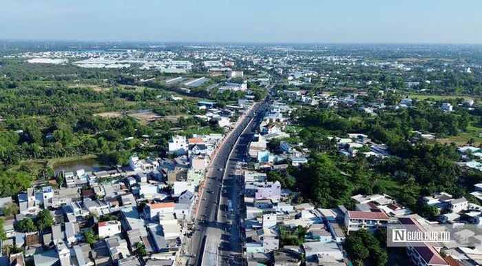 Dự án mở rộng quốc lộ 50 đoạn qua xã Hưng Long (Tp.HCM), với tổng vốn đầu tư gần 1.500 tỷ đồng, đang bước vào giai đoạn nước rút. Công trình đạt trên 97% khối lượng, hướng tới mục tiêu hoàn thiện toàn bộ kết nối giao thông cửa ngõ phía Nam của Tp.HCM.