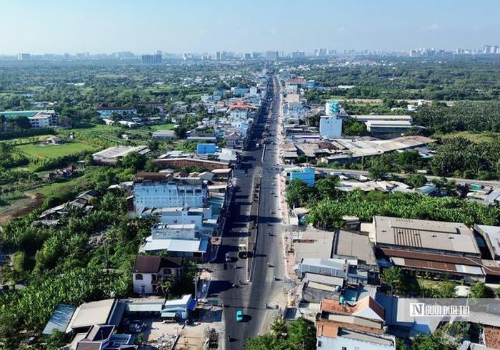 Ghi nhận của Người Đưa Tin những ngày này, đường song hành và đoạn mở rộng Quốc lộ 50 hiện hữu cơ bản hoàn thành, nhà thầu đang gấp rút hoàn thiện các công đoạn cuối cùng trước ngày đưa toàn tuyến vào khai thác.