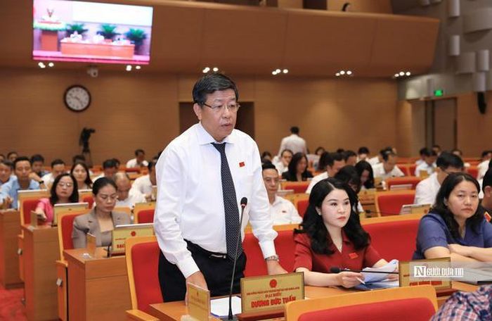 Phó Chủ tịch Thường trực UBND Thành phố Hà Nội Dương Đức Tuấn giải trình về việc gia hạn thời gian thực hiện 6 dự án.
